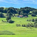 Traumpanorama Zwischen Chiemsee Und Salzburg - 74 Qm - Mit E-ladesaeule Apartamento