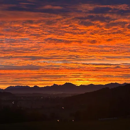Traumpanorama Im Chiemgau Zwischen Chiemsee Und Salzburg - 74 Qm Surberg
